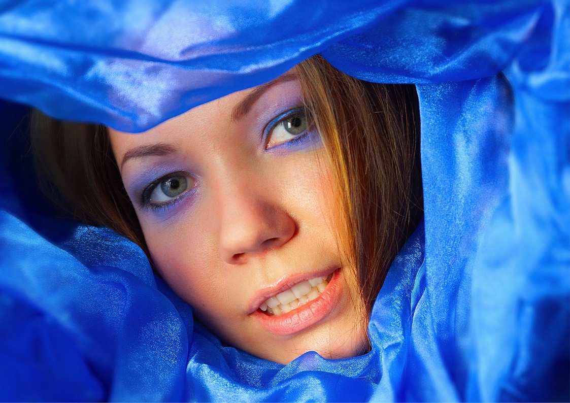 צבע ביום: איך הצבע הכחול משפיע על מצב הרוח שלנו?